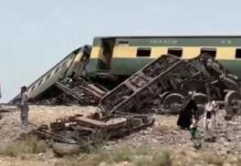 📽️ Pakistan’da raydan çıkan trende en az 22 kişi öldü, 80’den fazla kişi yaralandı