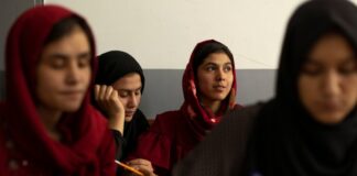 Afganistan’da 10 yaşından büyük kız çocuklarına okul yasak!