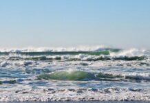 Uyarı: Denize girmeyin; Dalga boyu 2 metreyi bulabilir !