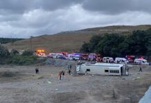 İstanbul’da havaalanı personeli taşıyan otobüs devrildi: 27 yaralı var