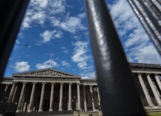British Museum soyuldu. Bir personel kovuldu,. Yetkililer ‘çalınan eserleri bulacağız’ diye yemin etti!