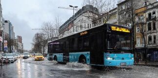 İBB: 65 yaş üstündekiler özel halk otobüslerinden ücretsiz yararlanmaya devam edecek.