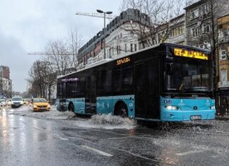 İBB: 65 yaş üstündekiler özel halk otobüslerinden ücretsiz yararlanmaya devam edecek.