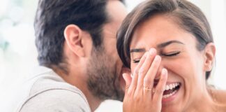 BİLİM DE AYNI GÖRÜŞTE. KADINLAR ESPRİLİ ERKEKLERDEN HOŞLANIYOR.