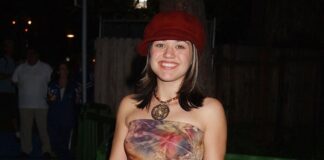 📽️İki kuşak birbirine düştü!: Kot pantolon üstüne elbise giyilir mi, giyilmez mi!