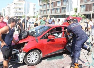 Antalyaspor futbolcusu Naldo Pereira’nın ailesi trafik kazası geçirdi; eşi ve oğlu arabadan fırladı… 1’i ağır 3 yaralı…
