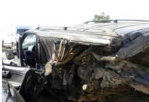 Edirne’nin Keşan ilçesinde otomobil, minibüse arkadan çarptı. 3 kişi öldü, 3 kişi ağır yaralandı.