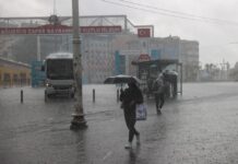 İstanbul; Bazı bölgelere saatte 200 kg yağmur düştü.