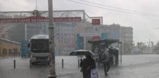 İstanbul; Bazı bölgelere saatte 200 kg yağmur düştü.