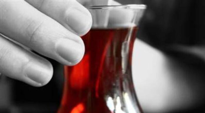 Araştırma; Her gün çay içmek tip 2 diyabet riskinizi yarı yarıya azaltabiliyor.