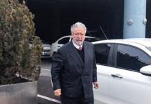 Metin Akpınar’ın evlilik dışı ilişkiden kızı olduğu ortaya çıktı.