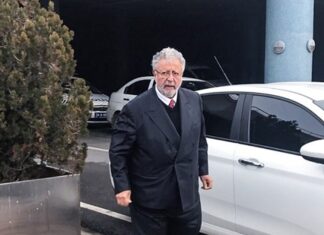 Metin Akpınar’ın evlilik dışı ilişkiden kızı olduğu ortaya çıktı.