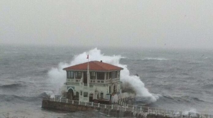 AKOM’dan uyarı: İstanbul’da akşam saatlerinde yeni fırtına bekleniyor