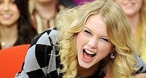 İyi bir ‘kıkırdamadan’ herkes hoşlanır. Ancak, ‘katıla katıla’ gülmekle karışrırılırsa öldürebilir!