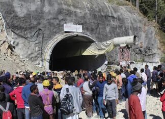 Oyun terapisi: Hindistan’da tünelde mahsur kalan işçilere, ruh sağlıklarını korumak için oyun gönderilecek
