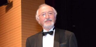 TRT Yurttan Sesler Koro Şefi Tuncer İnan hayatını kaybetti.