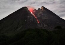 Endonezya Merapi Yanardağı’ndaki patlamalar nedeniyle 11 dağcı hayatını kaybetti, 13 dağcı kayboldu