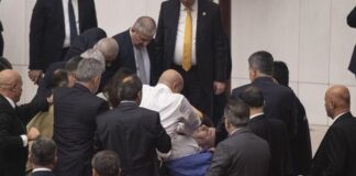 TBMM: KÜRSÜDE KONUŞURKEN BAYILAN MİLLETVEKİLİ HASAN BİTMEZ ANJİYO OLDU VE YOĞUN BAKIMA ALINDI.