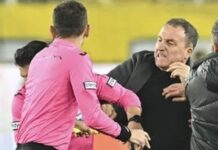 Yumruk atan başkan istifa etti!