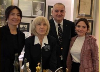 Ayşe Kulin, bütün edebi eserlerini TED İstanbul Koleji Vakfı’na bağışladı