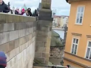 📽️Görüntüler geldi. Prag’da bir üniversitede düzenlenen toplu silahlı saldırıda çok sayıda kişi öldü, onlarca kişi de yaralandı
