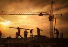 İNŞAAT SEKTÖRÜNDE MAVİ YAKALI ÜCRETİ 150 BİN TL’YE ÇIKTI