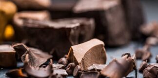 BİTTER ÇİKOLATA HİPERTANSİYON RİSKİNİ AZALTIYOR