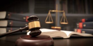 PASAKLILIĞIN BEDELİ: BOŞANMA VE 500 BİN TL TAZMİNAT