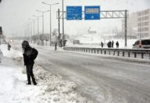 Kar; Bitlis, Van, Hakkari ve Muş’ta 681 yerleşim yerine ulaşım sağlanamıyor.