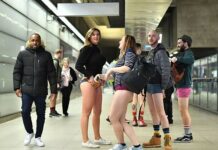 📽️ LONDRA’DA ‘PANTOLONSUZ GÜNÜ’ KUTLAMASI !