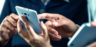 Araştırma: Çalışanların işyerinde akıllı telefon kullanmaları performanslarını etkilemiyor.