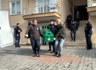 Sakarya: Eşini ve kızını öldüren polis annesini yaralayıp intihar etti