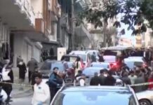 AK Parti Ķüçükçekmece Belediye Başkan Adayı Aziz Yeniay’ın seçim çalışması sırasında uzun namlulu silahlarla saldırı oldu.