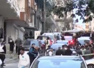 AK Parti Ķüçükçekmece Belediye Başkan Adayı Aziz Yeniay’ın seçim çalışması sırasında uzun namlulu silahlarla saldırı oldu.