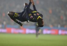 Fenerbahçe Batshuayi ile çeyrek finalde