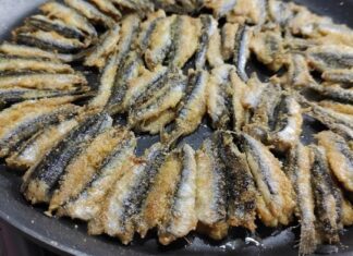 Pişirdiğiniz hamsinin yavan olmaması için ne yapmalı? İşte pişirme tekniği