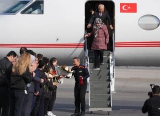 Alper Gezeravcı Türkiye’ye döndü.
