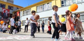 İlk ve ortaöğretim kurumlarında dersler yarın yeniden başlıyor.