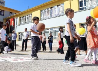 İlk ve ortaöğretim kurumlarında dersler yarın yeniden başlıyor.