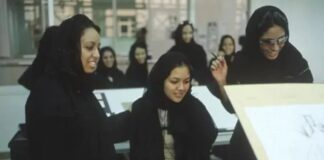 Suudi Arabistan’da kısmi kıyafet devrimi; sınavlarda çarşaf giyilmeyecek!