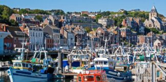 Avrupa’da bir ilk… Fransız kasabasında kamusal alanda cep telefonu yasağı…