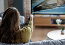 Geceleri tuvalete gitmek için sıkca kalkıyorsanız bunun ekran alışkanlıklarınızla bir ilgisi olabilir.