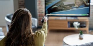 Geceleri tuvalete gitmek için sıkca kalkıyorsanız bunun ekran alışkanlıklarınızla bir ilgisi olabilir.