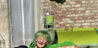 Yeşil renge adanmış hayatıyla 83 yaşında internet fenomeni oldu!