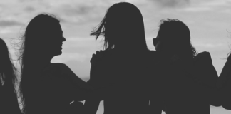 Türkiye nüfusunun yüzde 49,9’unu kadınlar oluşturuyor. Tüm eğitim düzeylerinde kadınların maaşı erkeklerden daha az.