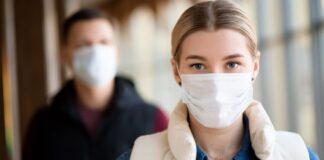 Erkekler ve kadınlar Kovid’e yakalandıklarında farklı semptomlar yaşıyor