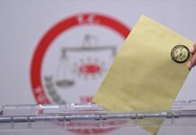 Ardahan’da mazbata CHP’ye verildi