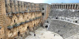 Aspendos, Side, Patara ve Efes gece yarısına kadar açık