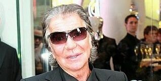 Dünyaca ünlü İtalyan moda tasarımcısı Roberto Cavalli, 83 yaşında yaşamını yitirdi.