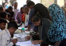 969 milyon kişi oy kullanacak… Dünyanın en kalabalık ülkesi Hindistan’da seçim maratonu 19 Nisan’da başlayacak.